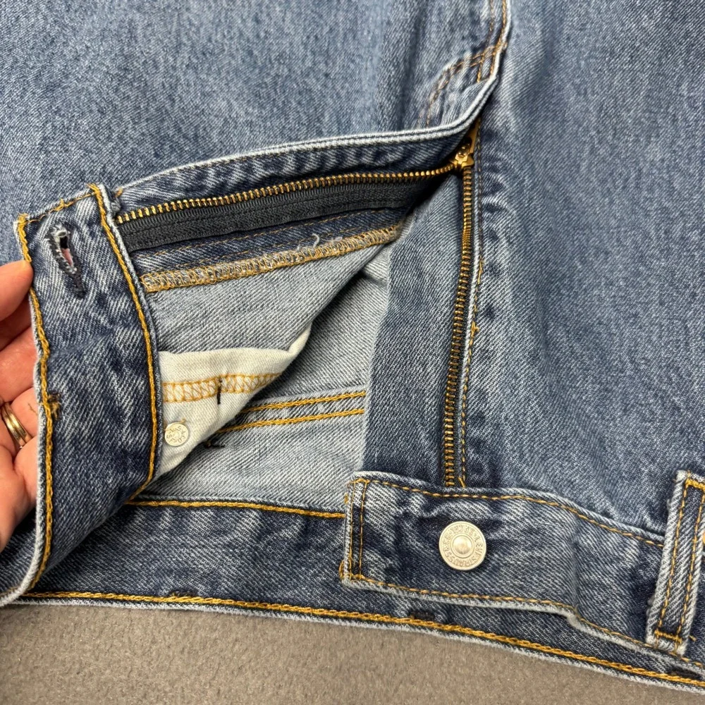 Levi's 505 Jeans Mens 38x30 (38x29 ACTUAL) Regular Fit Blue Denim Classic